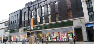Marks&Spencer hunde un 25,1% sus ventas de moda en Reino Unido