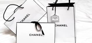 Chanel vuelve a incrementar los precios de sus bolsos por segunda vez en un año