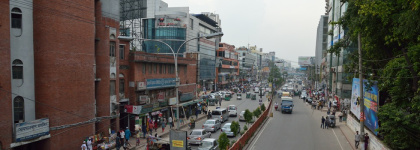 Las protestas del sector textil en Bangladesh se endurecen y más de cien fábricas cierran 