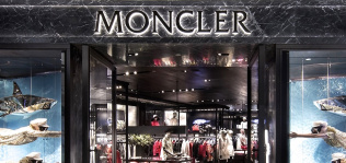 Moncler se posiciona en Italia: la firma gana metros en Galleria Vittorio Emanuele