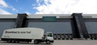 Marks&Spencer prosigue su reorganización y cierra dos centros logísticos