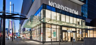 Nordstrom planta cara a The RealReal: se lanza a la segunda mano