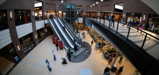 La afluencia a los centros comerciales acumula un alza del 24% hasta mayo