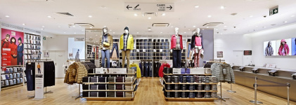 Fast Retailing subirá el sueldo a su plantilla en Japón hasta un 40%