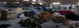 Camboya: un informe revela que residuos de 20 marcas se usan como combustible en fábricas