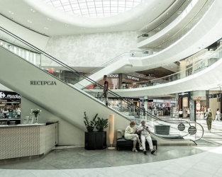 La afluencia a los centros comerciales crece un 5,4% en el primer trimestre de 2023