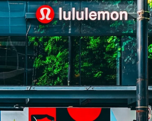 Lululemon eleva sus ventas un 24% y dispara su beneficio un 53% en el primer trimestre
