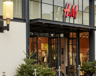 H&M rectifica y elimina el cobro por las devoluciones en tienda en Reino Unido