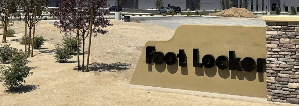 Foot Locker sigue encogiendo sus ventas y desploma su beneficio en el primer trimestre