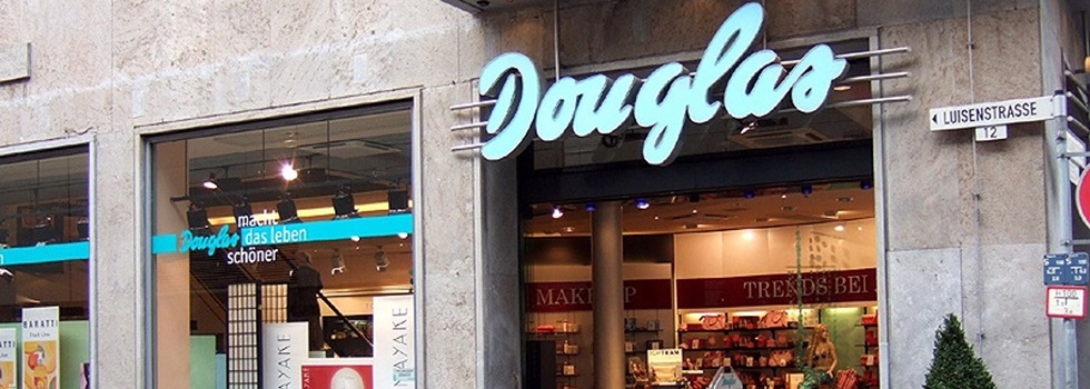Douglas reduce su deuda neta en unos 1.000 millones de euros