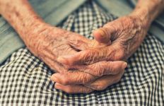 ¿Por dónde envejece España? Andalucía, Cataluña, Valencia y Madrid, menos niños y más mayores