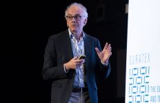 Dirk Vantyghem (Euratex): &ldquo;La incertidumbre normativa dificulta las inversiones&rdquo;