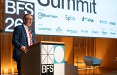 Miquel S&agrave;mper (Generalitat): &ldquo;La moda tiene que ser capaz de generar ocupaci&oacute;n de calidad&rdquo;