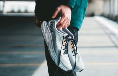 Deckers engorda un 9% ventas y resultado en los nueve primeros meses aupado por Hoka