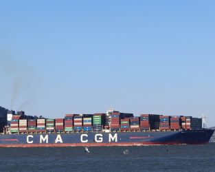 Confianza en el Canal de Suez: la naviera CMA CGM se prepara para reactivar sus rutas