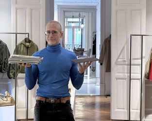 Jes&uacute;s Ferr&iacute;n, dos d&eacute;cadas tejiendo relaciones