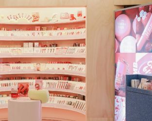 Blue Star Group acelera en cosm&eacute;tica con cuatro aperturas de Todomoda Beauty