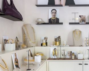 Moncollier, de las joyas a los bolsos para facturar un millón y medio de euros