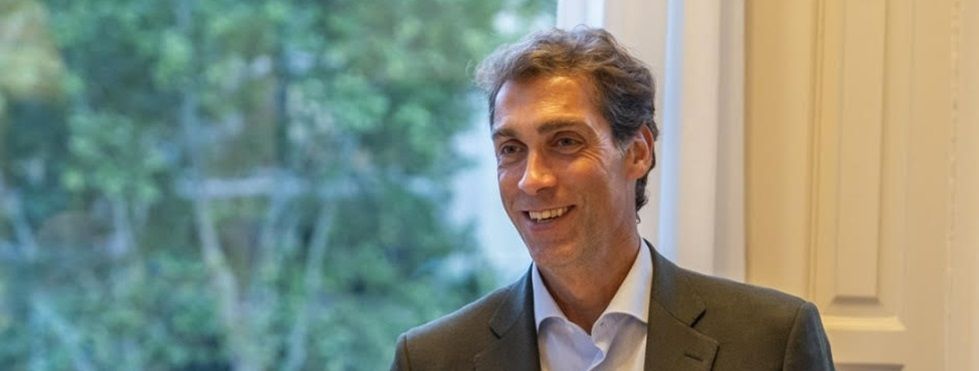 Unión Suiza se profesionaliza con el fichaje de su primer director ajeno a la familia