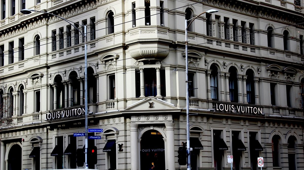 LVMH suaviza su retroceso y alcanza ventas de 58.090 millones de euros hasta septiembre