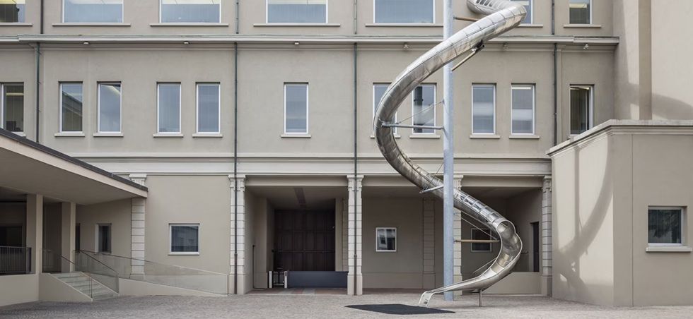 Prada mantiene su momento: disparara beneficio un 25% y eleva ventas un 15% en 2024