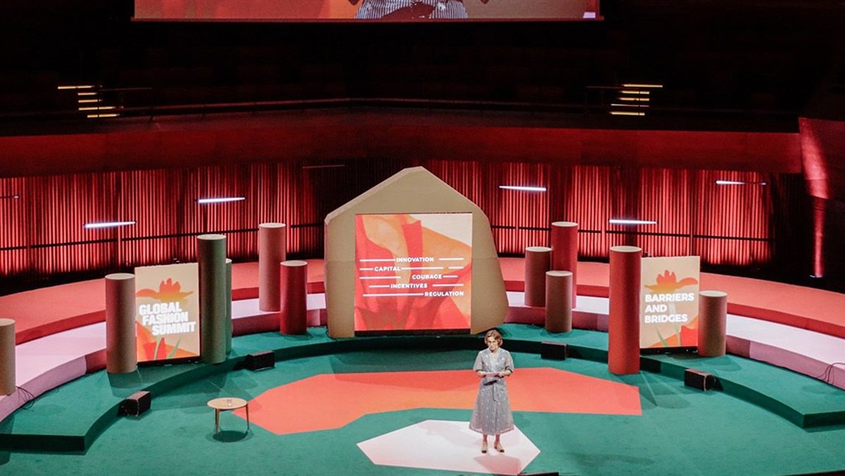 Por qué llevar unos ‘skinny jeans’ es sostenible, idea final de la cumbre sostenible de moda