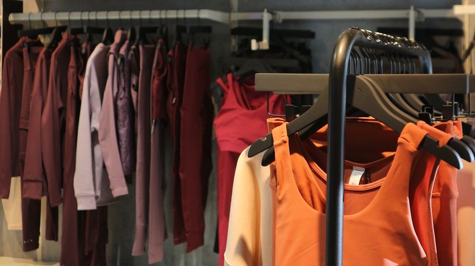 Born Living Yoga reduce previsiones y recorta canales de venta para &ldquo;reforzar la marca&rdquo;