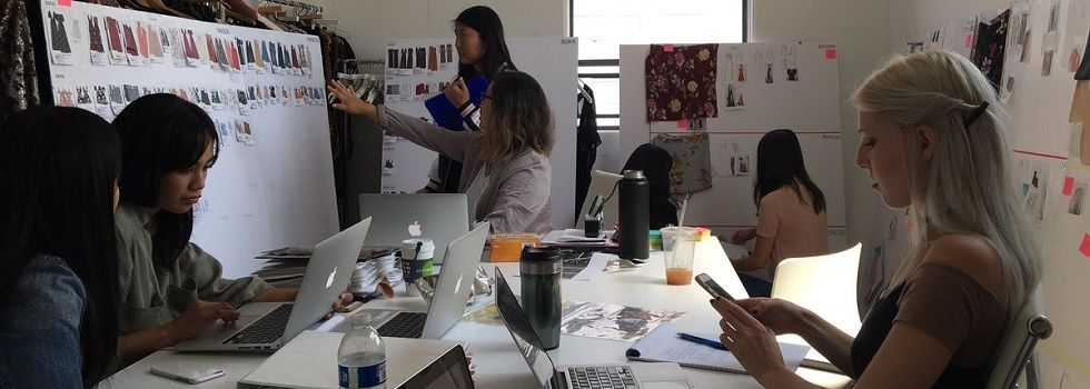 Revolve supera mil millones en ventas, pero desploma su beneficio en 2022