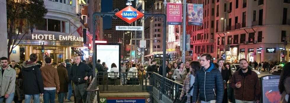 La poblaci&oacute;n espa&ntilde;ola vuelve a m&aacute;ximos hist&oacute;ricos y roza los 49 millones de habitantes