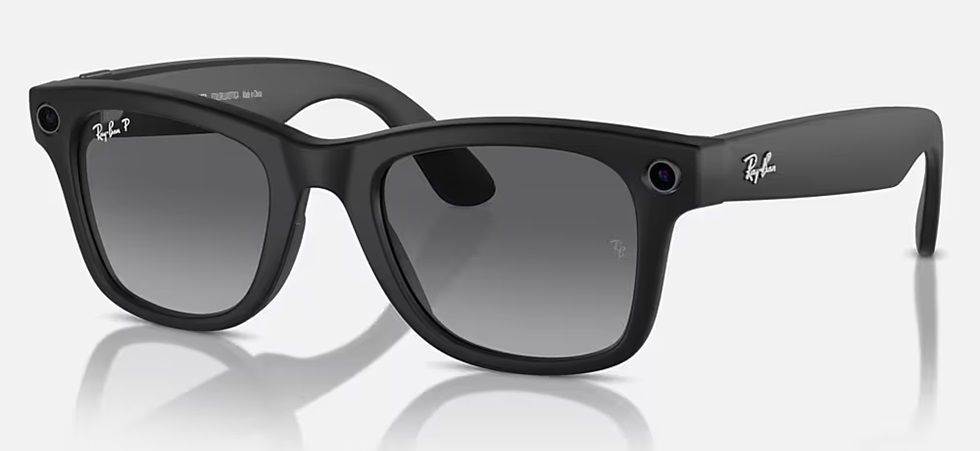 El due&ntilde;o de Facebook explora la entrada en el capital de Essilor Luxottica