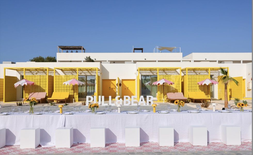 Pull&Bear viaja a Ibiza con un &lsquo;pop up store&rsquo; a ritmo de DJ