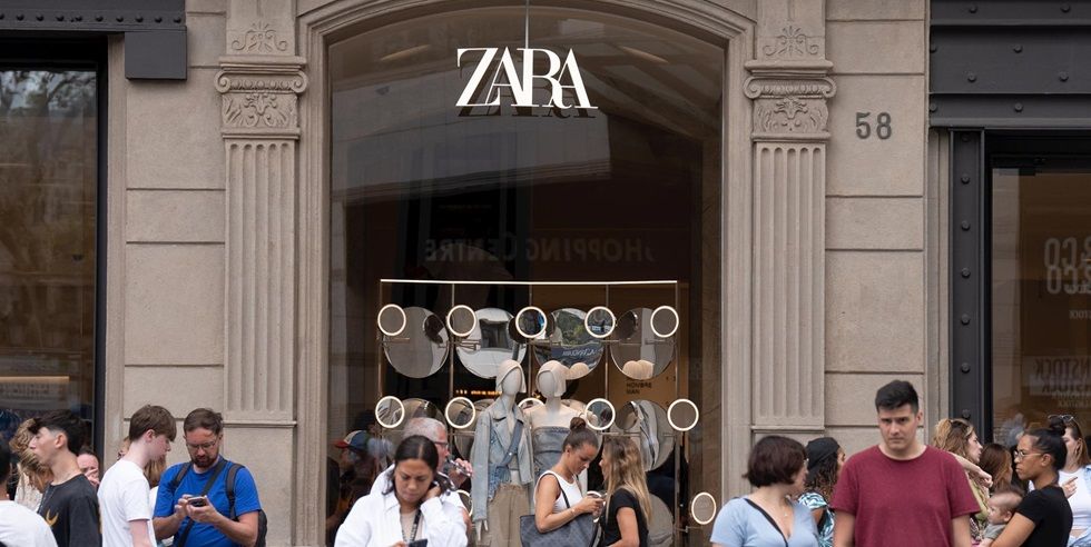 Inditex toca m&aacute;ximos hist&oacute;ricos en Bolsa, pero se diluye y cae al cierre de sesi&oacute;n