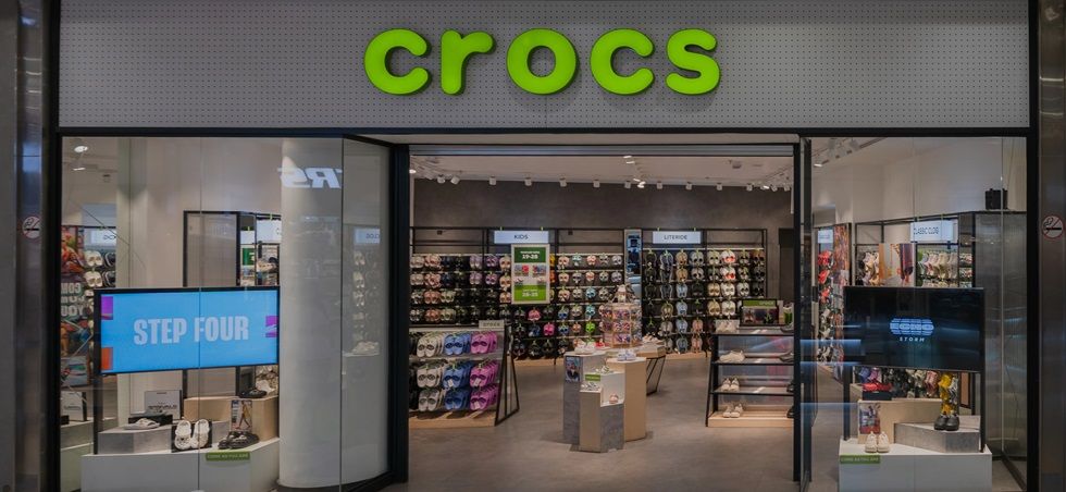 Crocs rebasa 4.000 millones de d&oacute;lares en 2024 y dispara su beneficio un 20%