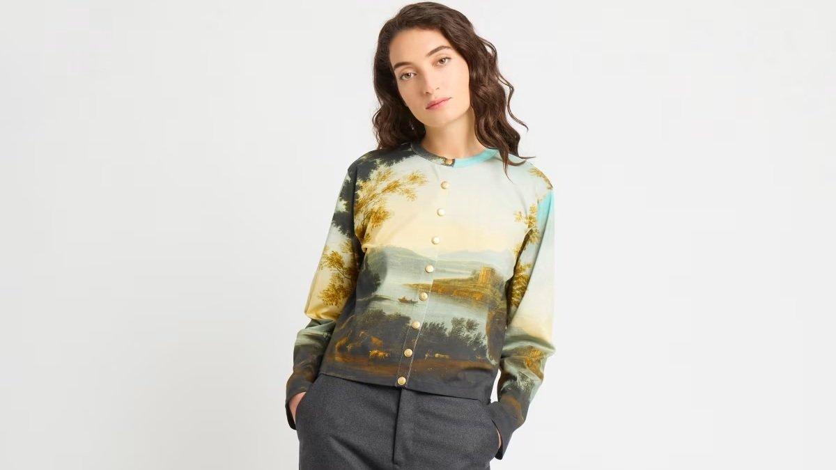 Museo del Louvre se al&iacute;a con la ic&oacute;nica dise&ntilde;adora francesa Agn&egrave;s b. para plasmar arte en moda