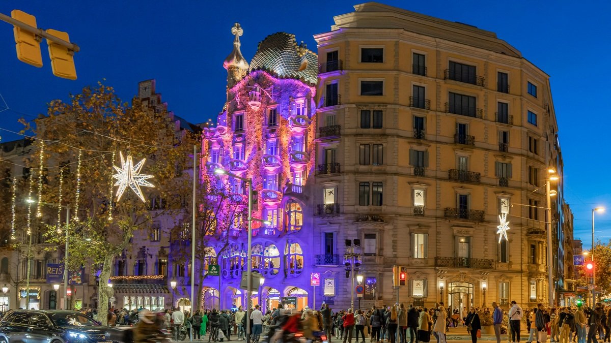 Paseo de Gracia asciende en el r&aacute;nking mundial y repite como la calle m&aacute;s cara de Espa&ntilde;a