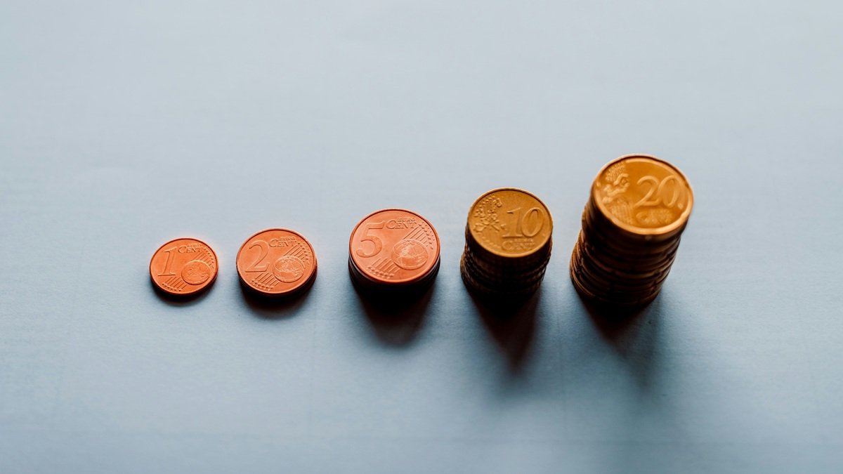 Retrato de la riqueza en Espa&ntilde;a en 2024: m&aacute;s renta y desigualdad por sexo, edad y geograf&iacute;a