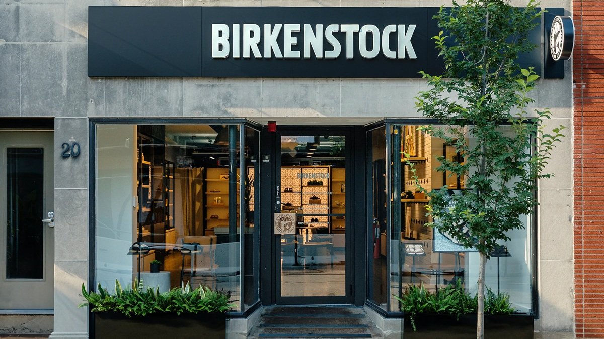 Birkenstock proyecta fuerte crecimiento hasta 2028 con nueva estrategia