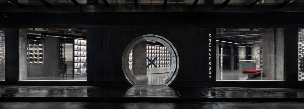 Frasers vuelve a salir de compras y rescata la cadena de calzado deportivo Sneakerboy