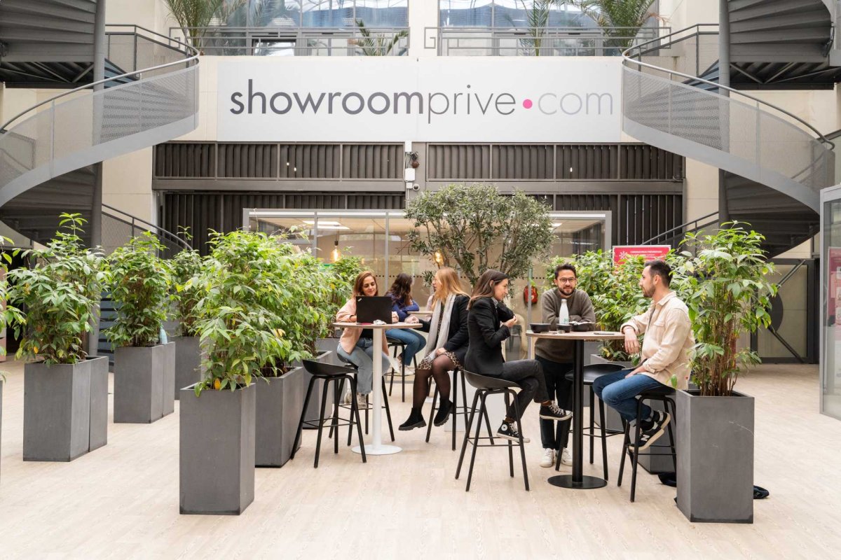 Showroompriv&eacute; desploma su resultado un 82,8% y reduce sus ventas un 4% hasta junio