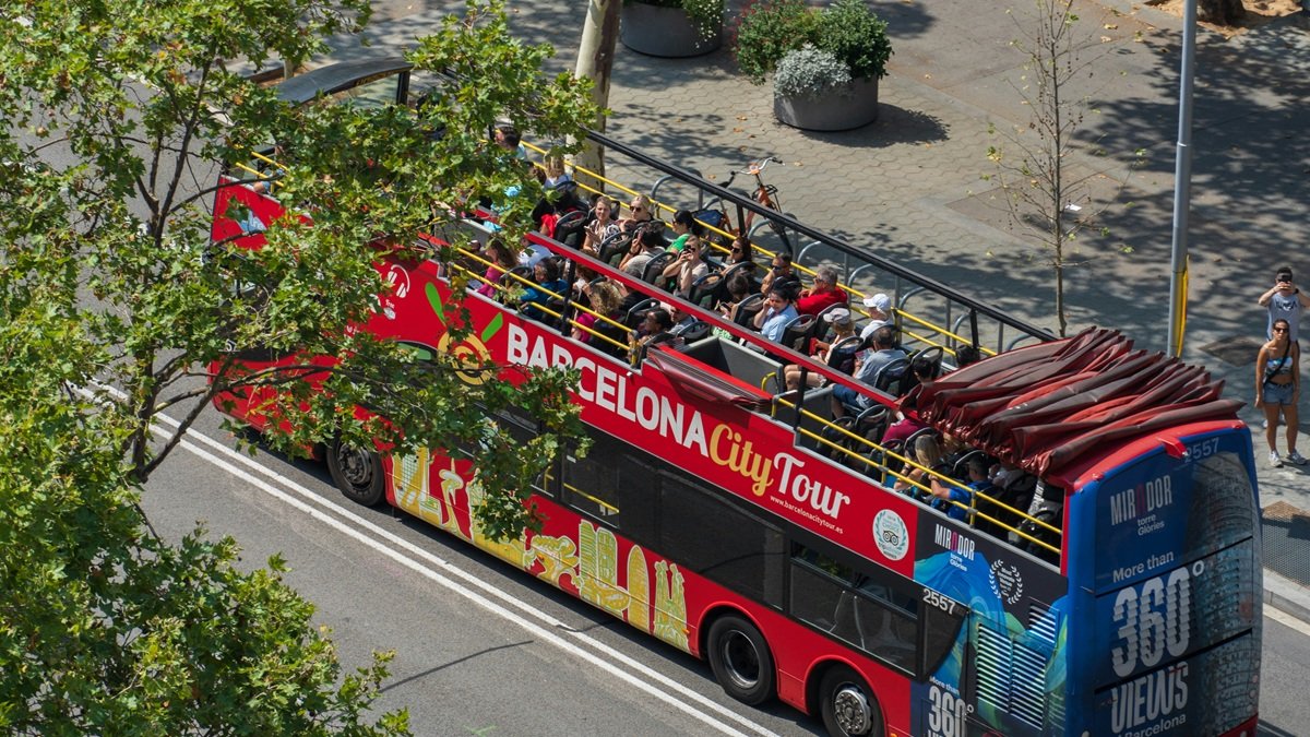 Espa&ntilde;a cierra 2025 con r&eacute;cord de 96,8 millones de turistas y un gasto de 134.712 millones