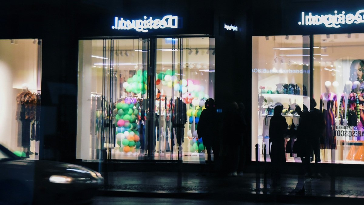 Depresi&oacute;n en Espa&ntilde;a, euforia en India: el &aacute;nimo del consumidor en mercados clave de la moda