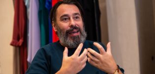 J. Oliva: &ldquo;Los dise&ntilde;adores no conseguimos un discurso que interese a la gente con dinero&rdquo;