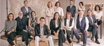 2017, el a&ntilde;o en que Adolfo Dom&iacute;nguez se encomend&oacute;, de nuevo, a la familia