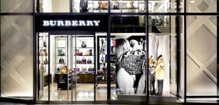 Burberry cierra la etapa Bailey: gana un 27% m&aacute;s en el primer semestre
