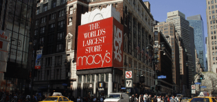 La canadiense Hudson&rsquo;s Bay sale al rescate de Macy&rsquo;s y tantea su compra