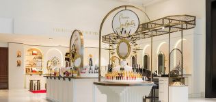 Puig agranda su cartera y se hace con la cosm&eacute;tica de Christian Louboutin