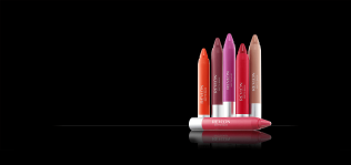 Revlon cierra en plano la mitad del a&ntilde;o tras la compra de Elizabeth Arden