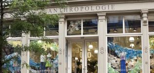 Urban Outfitters dispara su beneficio con la reorganizaci&oacute;n de sus tiendas