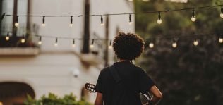 La Roca Village y White Summer, un amor de verano