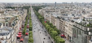 Lavado de cara a los Campos El&iacute;seos: el eje &lsquo;prime&rsquo; de Par&iacute;s, m&aacute;s verde y m&aacute;s peatonal